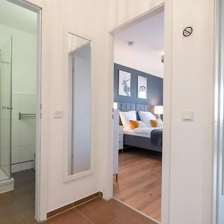 Mooi: Fantastisches Mit Seeblick Und Stil, Netflix Lägenhet